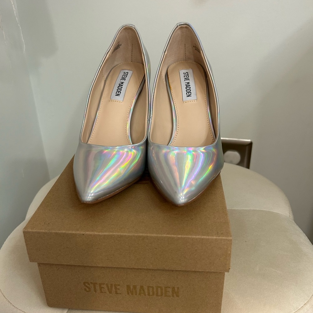 Steve Madden Iridescent Pumps